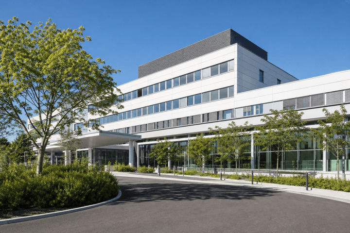 Bâtiment public sécurité civile — travaux d'efficacité énergétique coordonnés par MHF